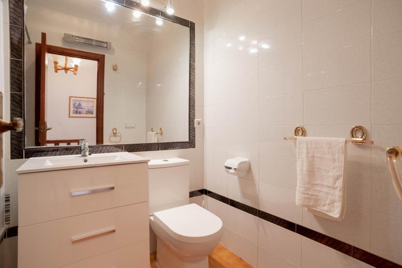 Casa Billarose - Lovely House Overlooking Pool & Walking Distance To The Beach And Restaurants Cabo Roig Exterior photo